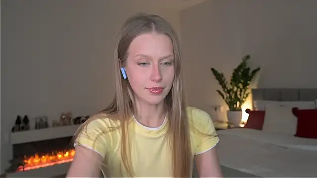Snapshot of ella_twinkl chatting on April 2026 09:01:02 PM ella twinkl online show from April 2026 09:01:02 PM