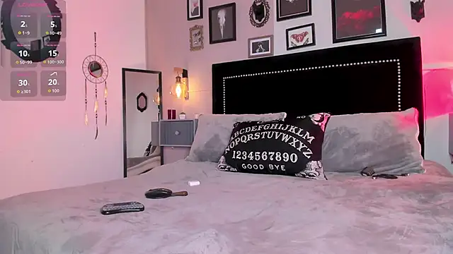 ninaevanss  online show from February 2026 08:01:02 PM