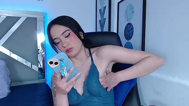 Snapshot of ZaraDames_ chatting on January 2025 04:15:01 AM ZaraDames online show from January 2025 04:15:01 AM