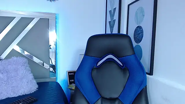 Snapshot of ZaraDames_ chatting on January 2025 05:21:02 AM ZaraDames online show from January 2025 05:21:02 AM