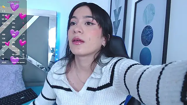 Snapshot of ZaraDames_ chatting on February 2025 05:05:01 AM ZaraDames online show from February 2025 05:05:01 AM