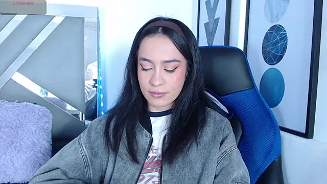 Snapshot of ZaraDames_ chatting on February 2025 04:25:01 AM ZaraDames online show from February 2025 04:25:01 AM