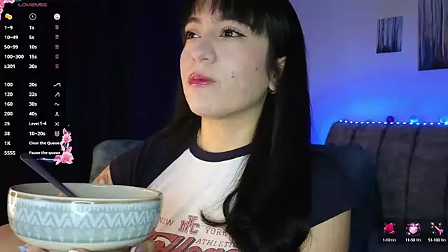 Snapshot of ZaraDames_ chatting on September 2025 03:43:01 AM ZaraDames online show from September 2025 03:43:01 AM