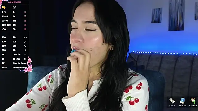 Snapshot of ZaraDames_ chatting on November 2025 04:00:02 AM ZaraDames online show from November 2025 04:00:02 AM