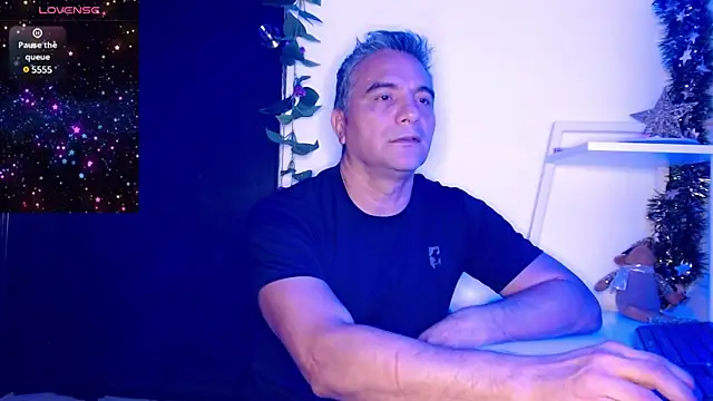 Snapshot of golden_punisher chatting on December 2024 05:36:01 AM golden punisher online show from December 2024 05:36:01 AM