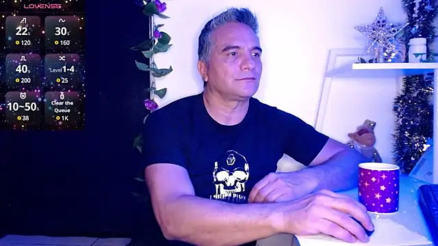 Snapshot of golden_punisher chatting on December 2024 04:05:02 AM golden punisher online show from December 2024 04:05:02 AM