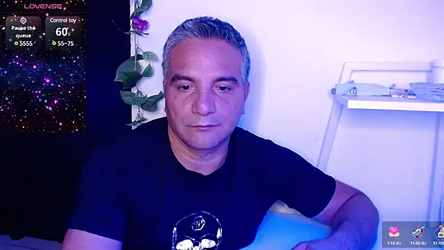 Snapshot of golden_punisher chatting on January 2025 05:08:01 AM golden punisher online show from January 2025 05:08:01 AM