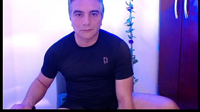 Snapshot of golden_punisher chatting on February 2025 04:29:01 AM golden punisher online show from February 2025 04:29:01 AM