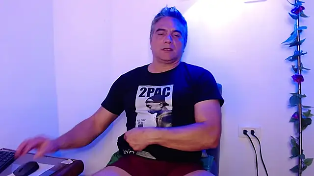 Snapshot of golden_punisher chatting on February 2025 04:50:01 AM golden punisher online show from February 2025 04:50:01 AM