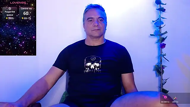 Snapshot of golden_punisher chatting on March 2025 08:59:01 AM golden punisher online show from March 2025 08:59:01 AM