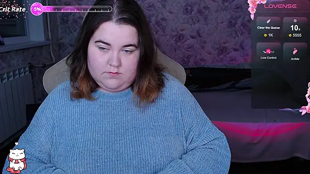 Estelle Hicks online show from October 2025 06:17:02 PM