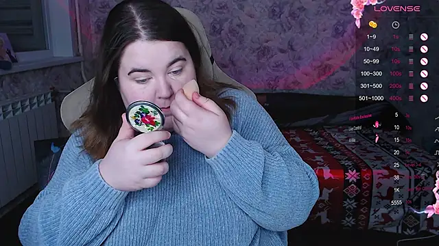 Estelle Hicks online show from November 2025 06:23:02 PM