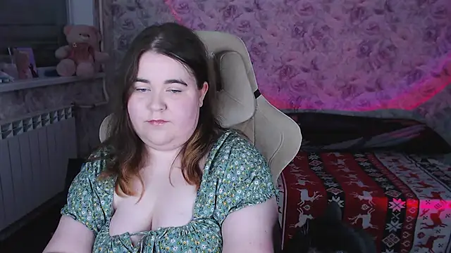 Estelle Hicks online show from February 2026 06:39:02 PM