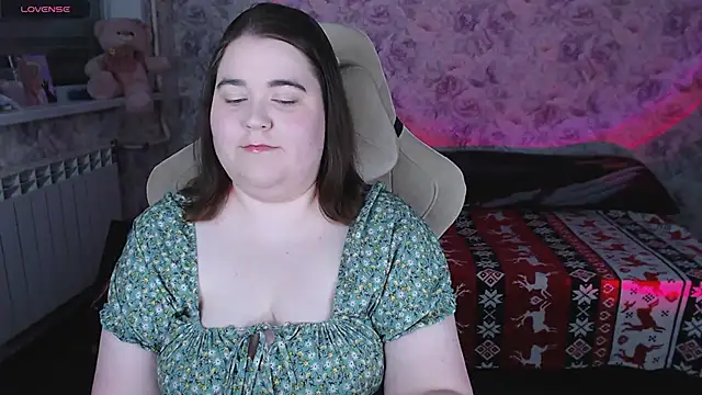 Estelle Hicks online show from March 2026 06:35:01 PM