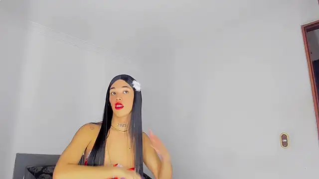 Snapshot of LittleEmmaa chatting on March 2025 05:33:01 AM LittleEmmaa online show from March 2025 05:33:01 AM