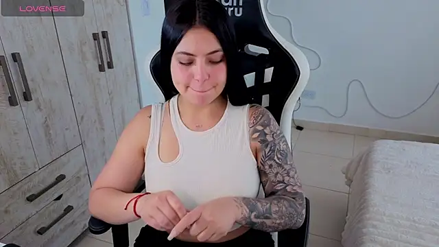 Victoryyy  online show from March 2026 06:02:01 PM