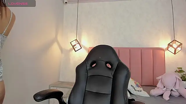 SUNNYCYRUS online show from February 2025 07:41:01 PM