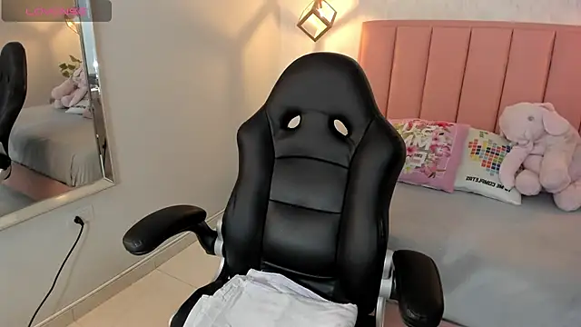 SUNNYCYRUS online show from March 2025 07:34:02 PM