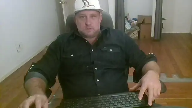 Snapshot of poundyouout69 chatting on November 2025 10:11:02 PM poundyouout69 online show from November 2025 10:11:02 PM