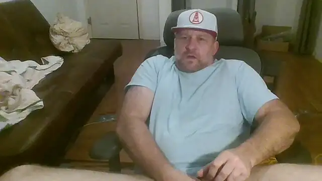 Snapshot of poundyouout69 chatting on March 2026 06:32:01 AM poundyouout69 online show from March 2026 06:32:01 AM