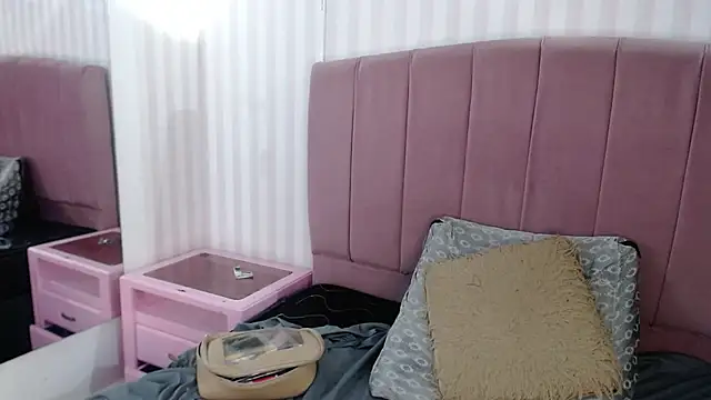 Susy thomson online show from March 2025 02:19:02 AM