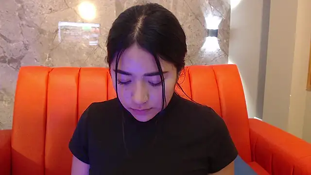 Susy thomson online show from September 2025 01:05:02 AM