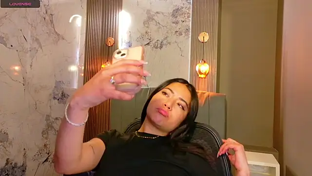 Susy thomson online show from October 2025 10:41:02 PM