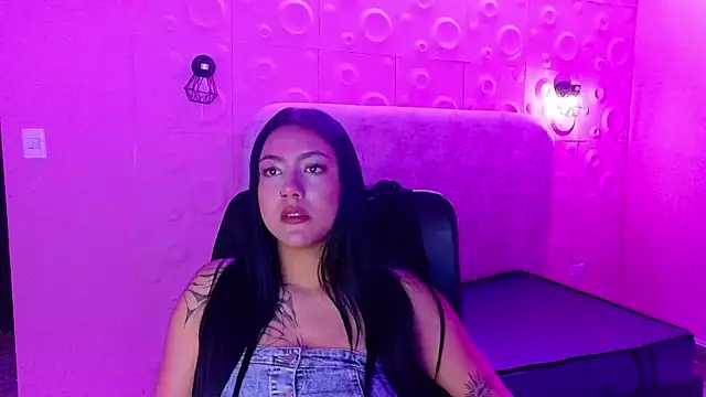 Susy thomson online show from October 2025 04:18:02 PM