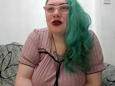 Bustycurves online show from April 2026 01:32:01 AM