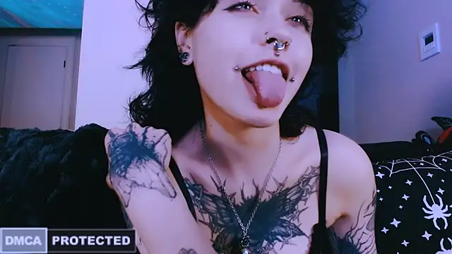 Snapshot of NaughtyLittleFox chatting on April 2026 04:43:02 AM NaughtyLittleFox online show from April 2026 04:43:02 AM