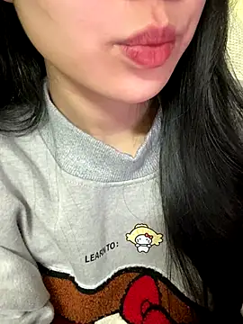 minmin2kk5 online show from November 2025 04:07:02 PM