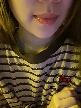 Snapshot of minmin2kk5 chatting on February 2026 03:44:02 PM minmin2kk5 online show from February 2026 03:44:02 PM