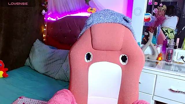 Littlerouse  online show from March 2025 04:49:02 AM