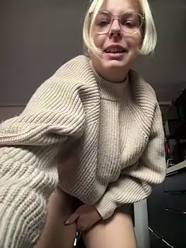 Livewithlucy online show from December 2024 11:23:02 AM