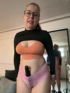 Livewithlucy online show from February 2025 08:29:01 AM