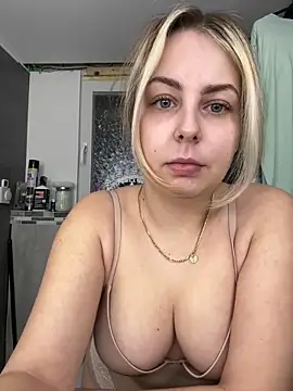 Livewithlucy online show from March 2025 05:35:02 PM