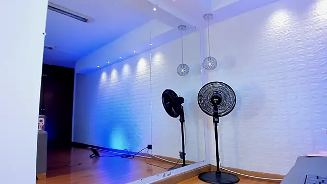 violet scott online show from January 2025 01:43:01 PM