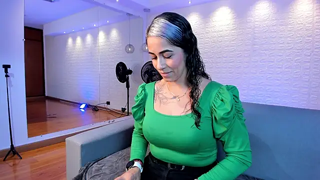 violet scott online show from January 2025 11:01:01 AM