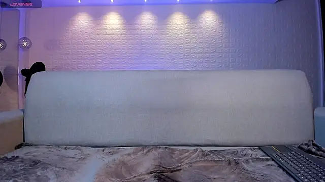 violet scott online show from February 2025 05:15:02 PM