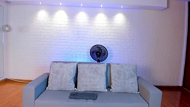 violet scott online show from March 2025 05:00:02 PM