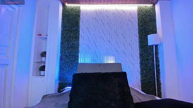 violet scott online show from September 2025 10:48:01 AM