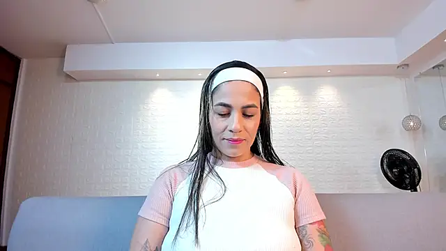 violet scott online show from November 2025 10:36:02 AM