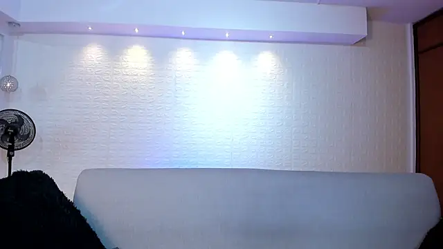 violet scott online show from December 2025 10:41:02 AM