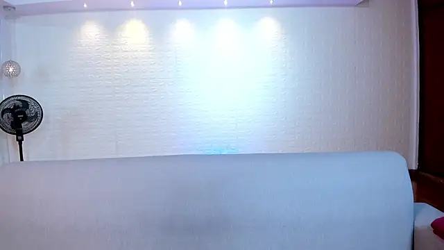 violet scott online show from December 2025 10:44:02 AM