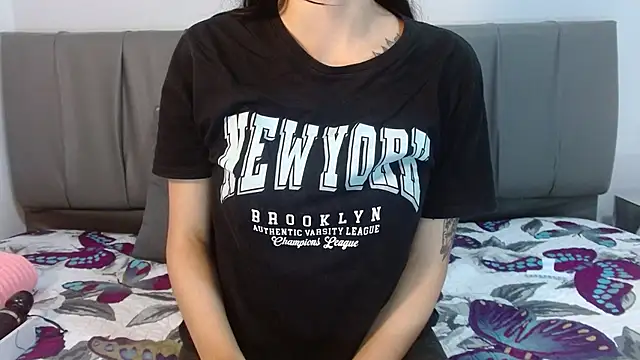 Cherllynn online show from December 2024 01:53:02 PM