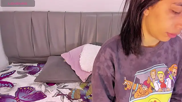 Cherllynn online show from October 2025 03:53:01 PM