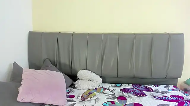 Cherllynn online show from December 2025 03:40:02 PM