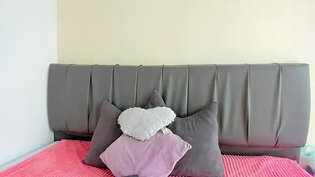 Cherllynn online show from December 2025 03:20:04 PM