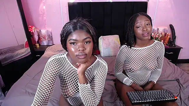 Snapshot of Nicole_Colette_ chatting on September 2025 04:07:01 PM Nicole Colette online show from September 2025 04:07:01 PM