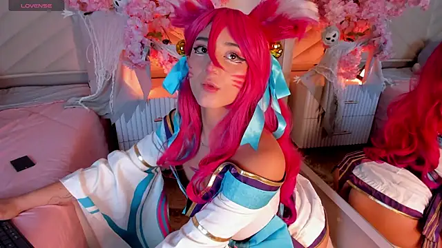 miia  baker online show from October 2025 12:39:02 PM